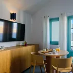 海王星豪华套房酒店