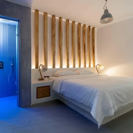 Neptune Luxury Hotel Akrotiri (Santorini)